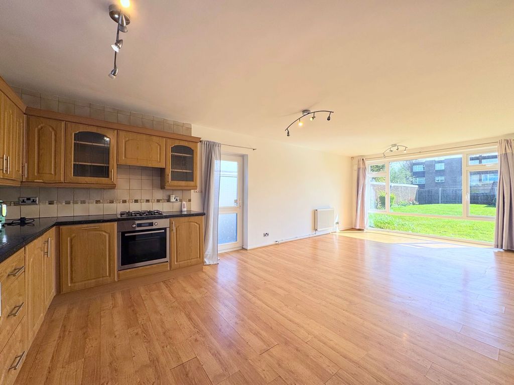 Property photo 1 of 16 Lounge/Kitchen/Dining Area