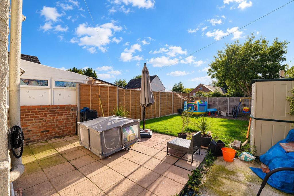 Property photo 2 of 17 68Cf7984-73Ca-4897-B2c5-Ef7c3Ed639d6.Png