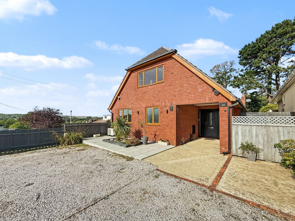 Property photo 1 of 32
