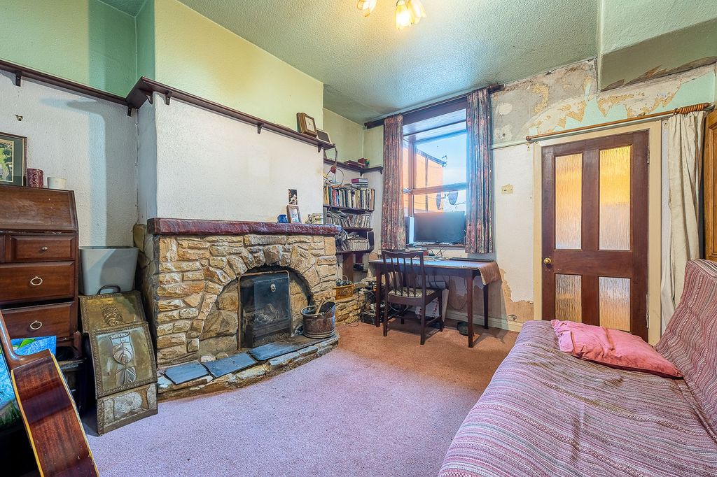 Property photo 3 of 14