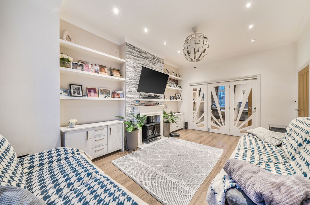 Property photo 2 of 24 1404239-10-69779A...