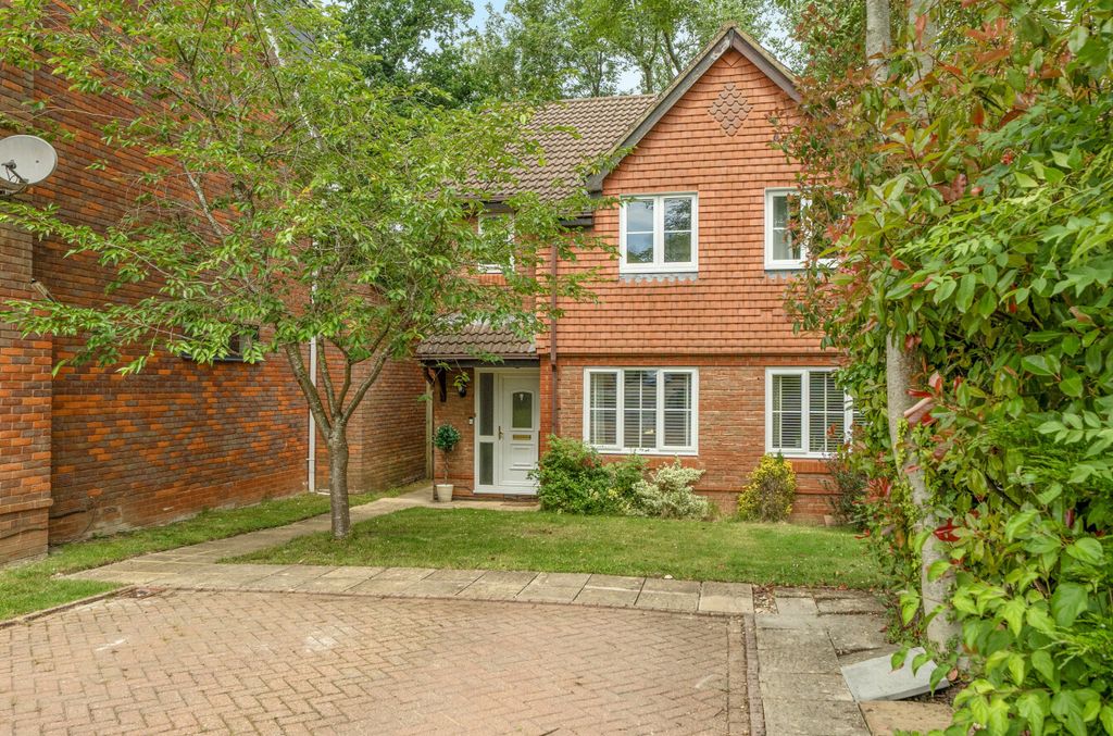 Property photo 1 of 27 1477852-1-6A31382...