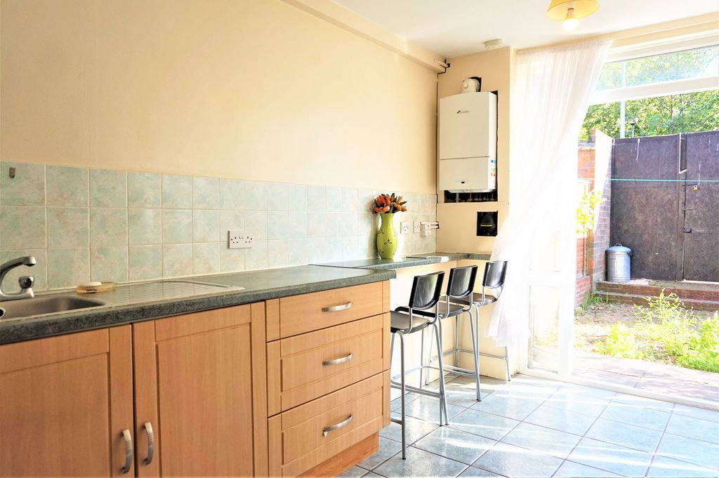 Property photo 2 of 23