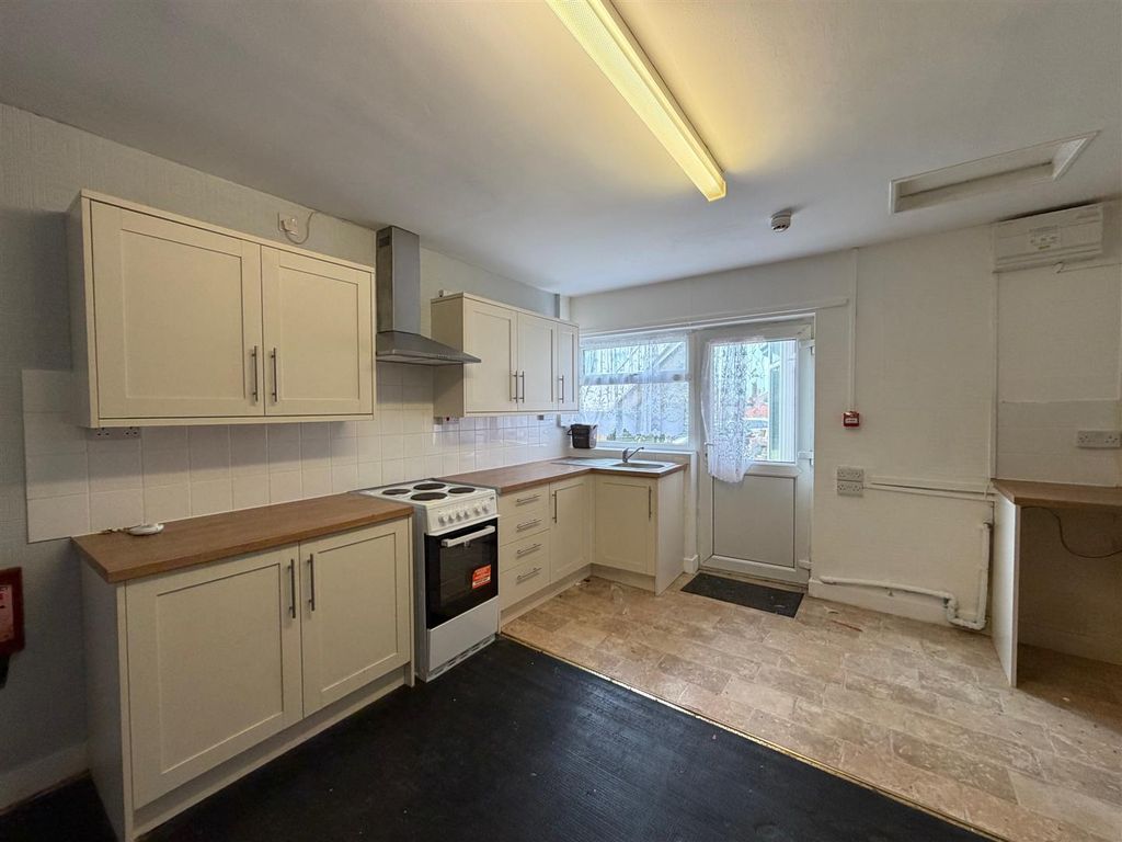 Property photo 3 of 7 Image003.Jpg