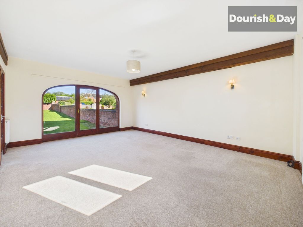Property photo 3 of 25 Dining Room