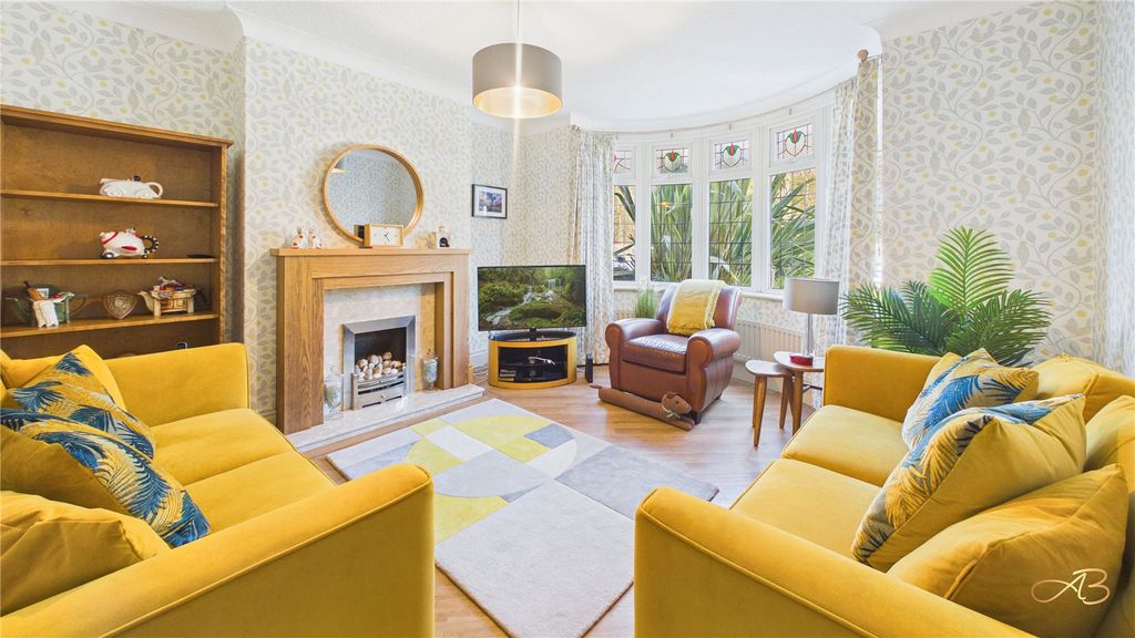 Property photo 3 of 17 Picture No. 10