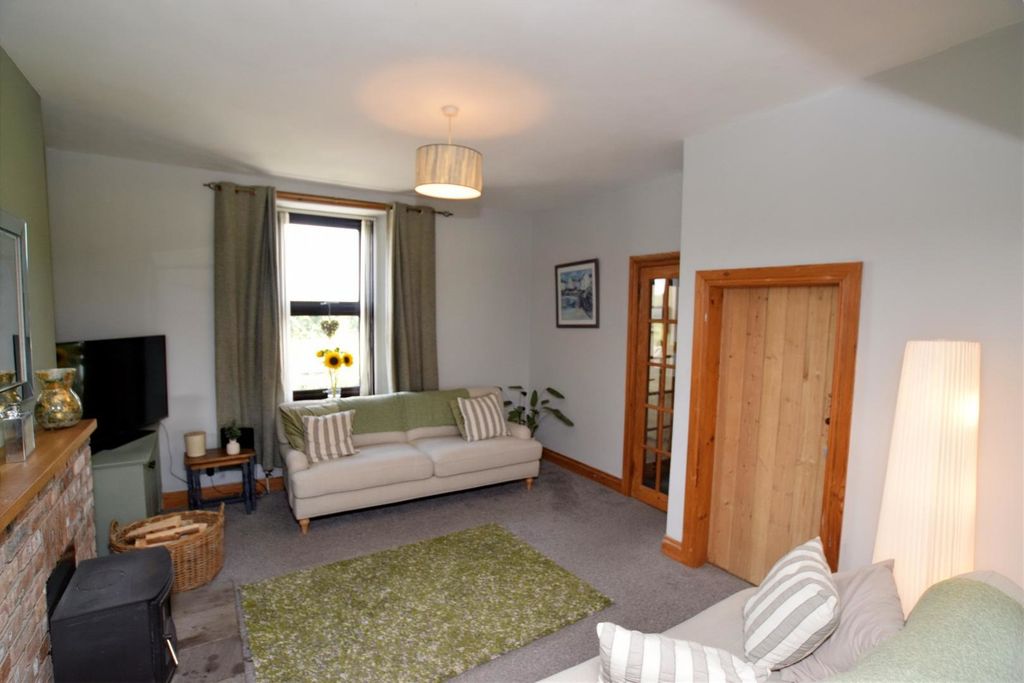 Property photo 3 of 44
