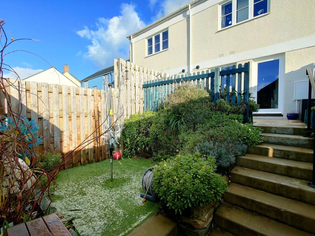 Property photo 2 of 18 Garden