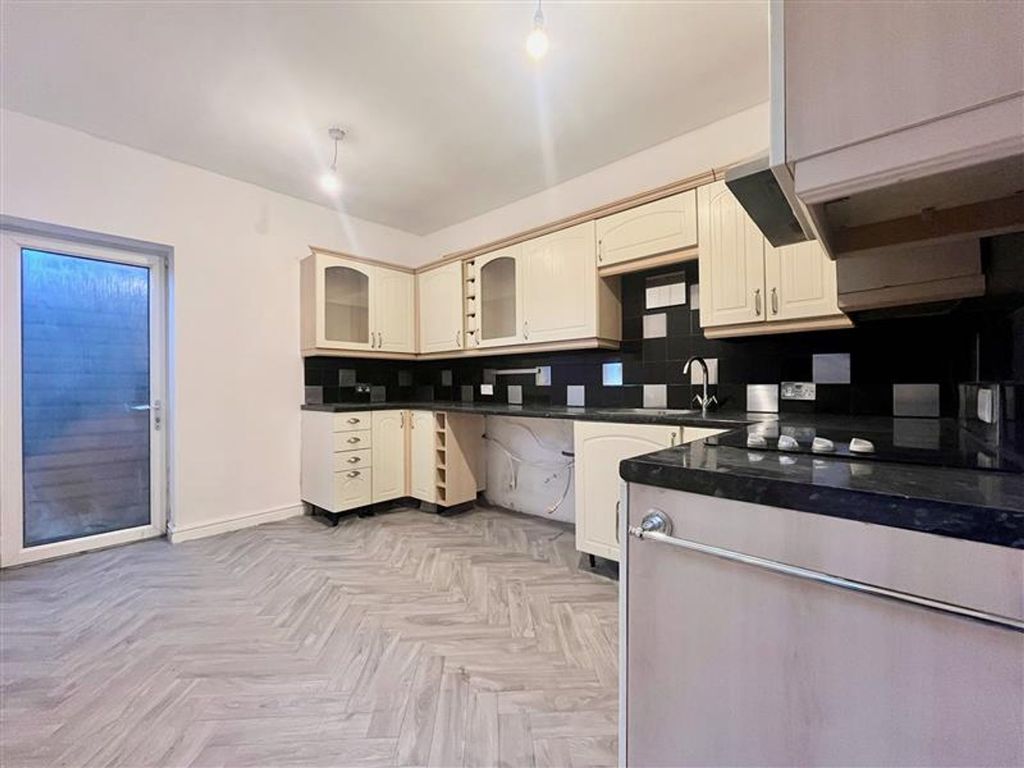 Property photo 3 of 25