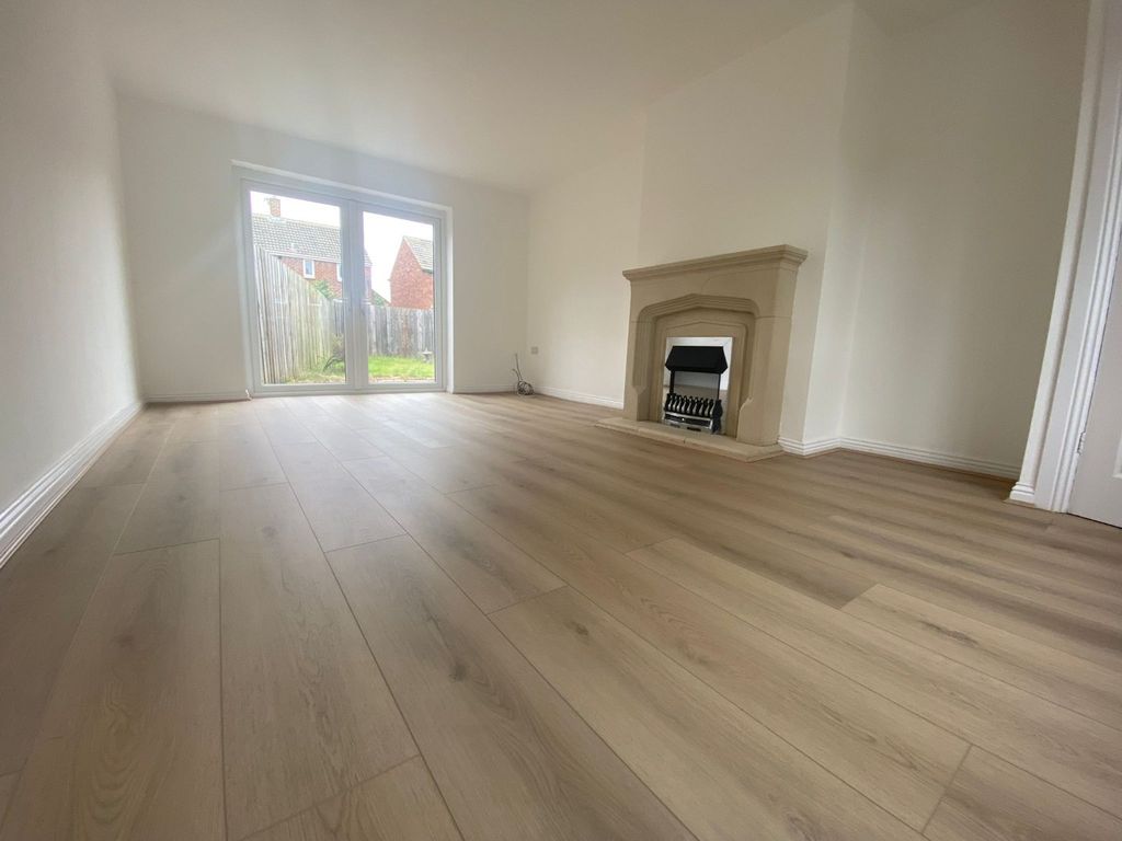 Property photo 2 of 21 4481811
