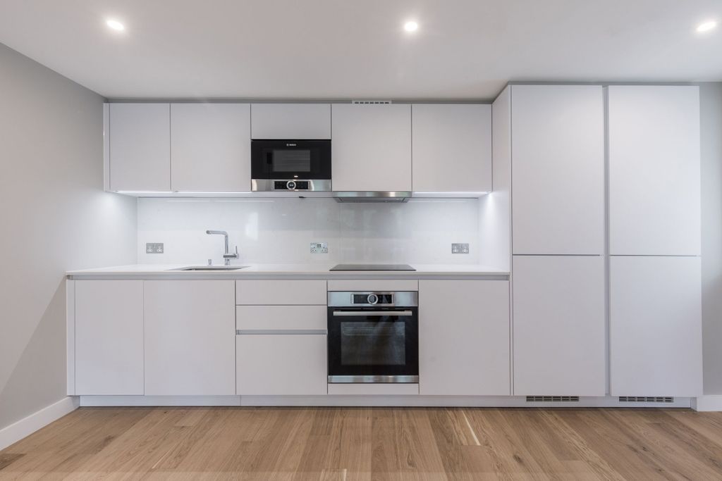 Property photo 2 of 19 Kitchen