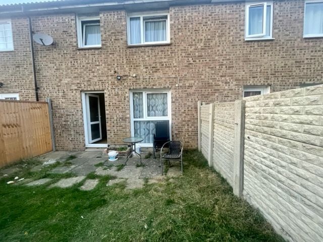 Property photo 2 of 9 Garden