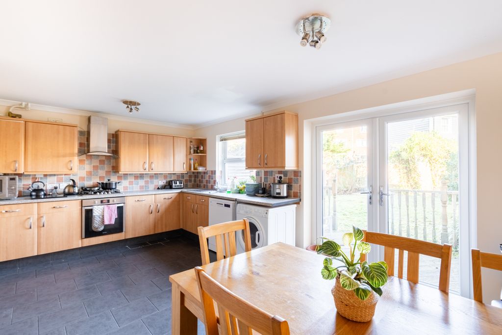 Property photo 2 of 15 Kitchen