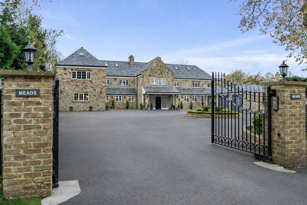 Property photo 3 of 33