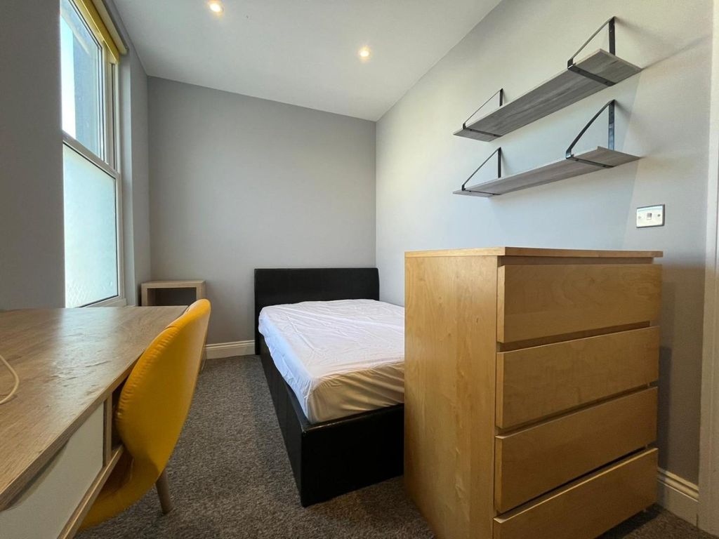 Property photo 3 of 25 4626512