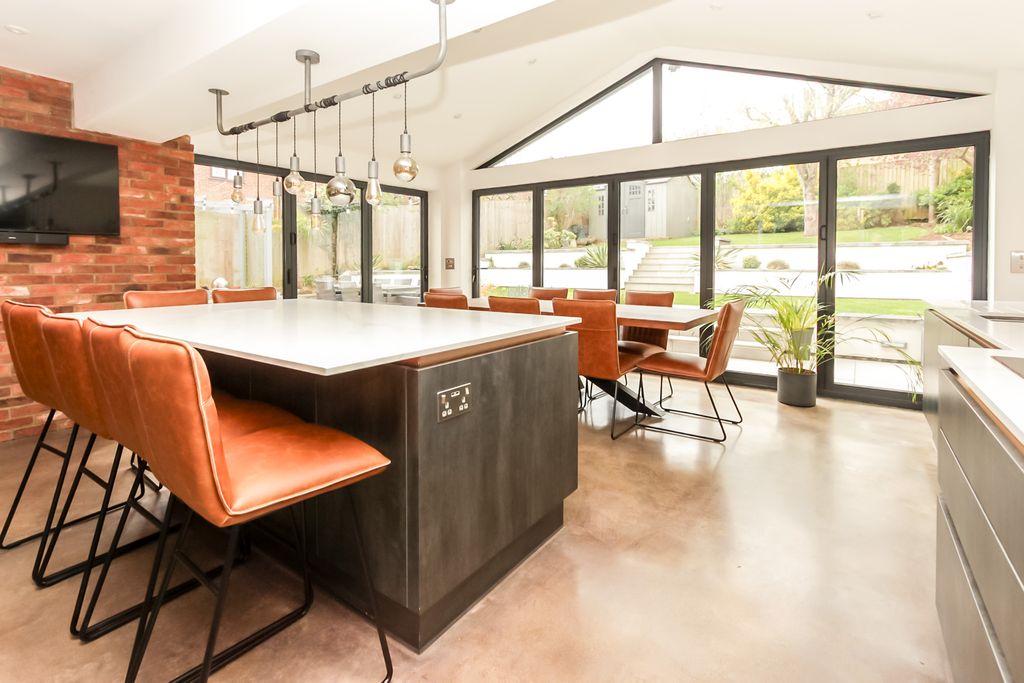 Property photo 2 of 21 Kitchen/Breakfast Room