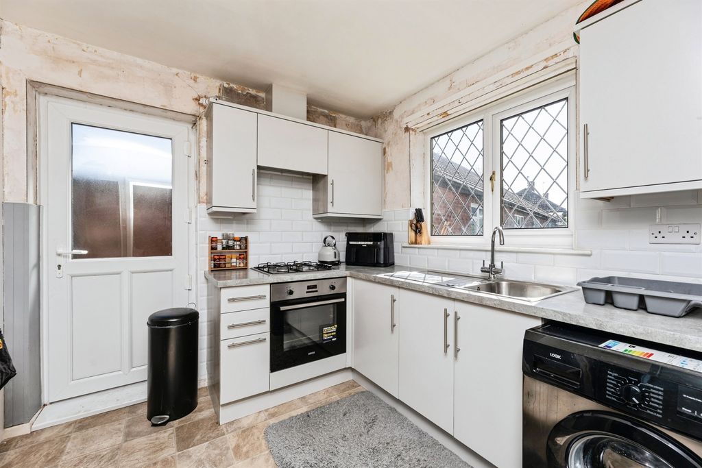 Property photo 2 of 13