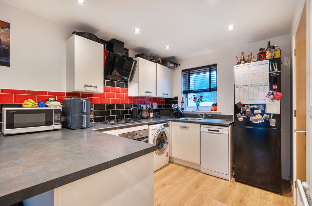 Property photo 2 of 23 1416239-17-699837...