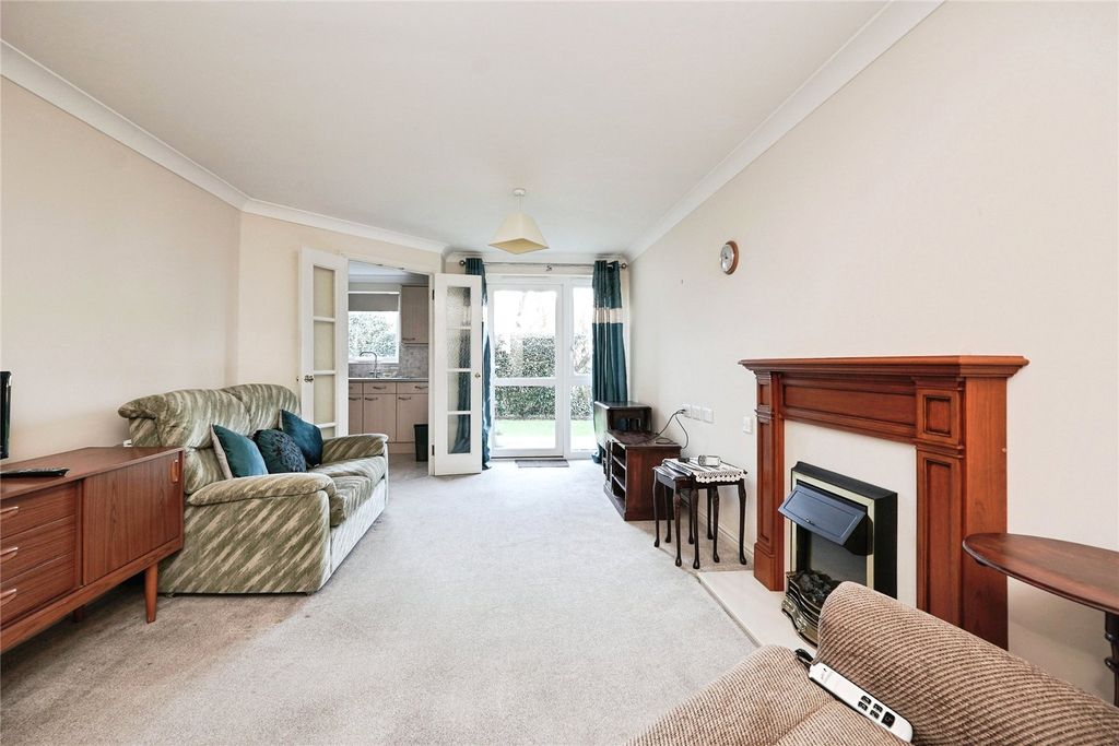 Property photo 2 of 12 Lounge