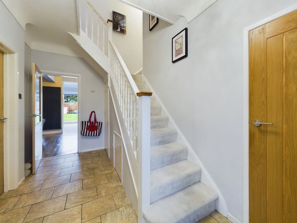 Property photo 3 of 34