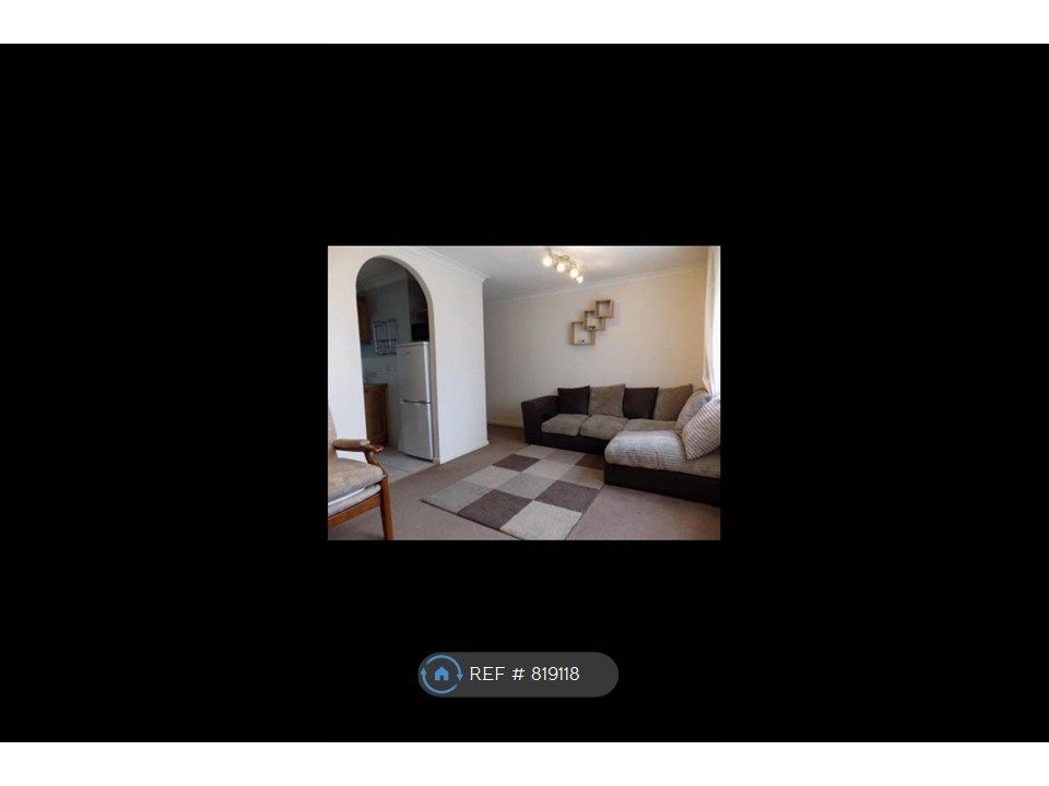 Property photo 2 of 5 Living Room