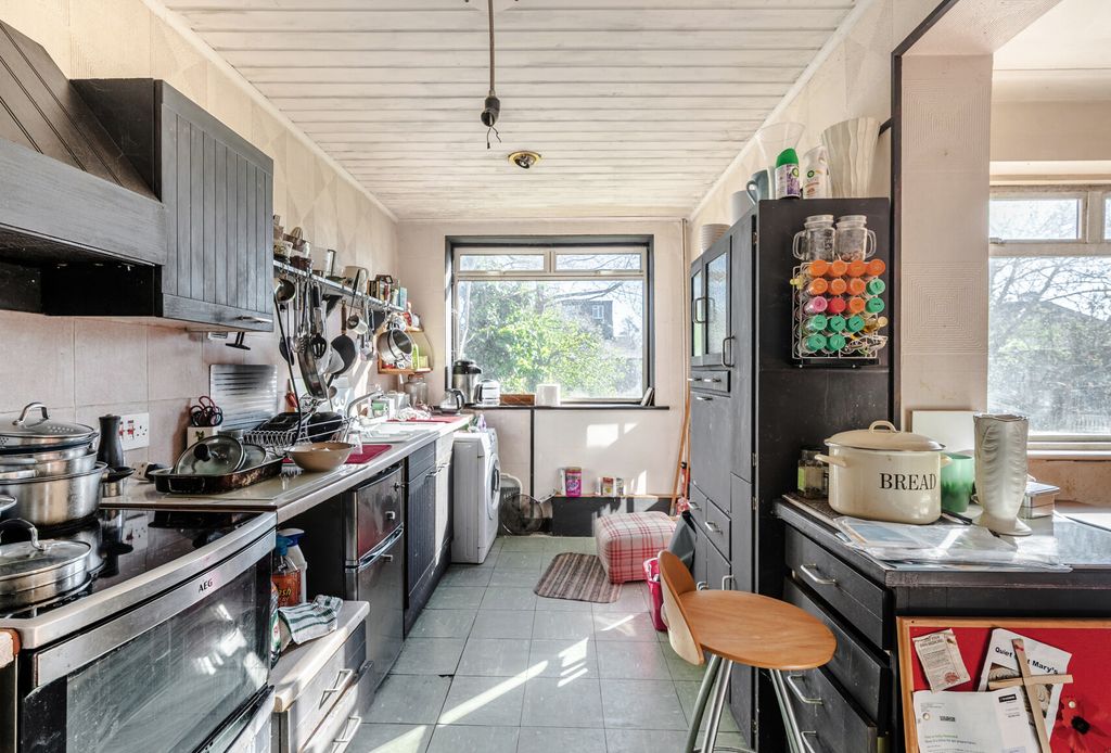 Property photo 2 of 10 1439722-3-69d4c44...