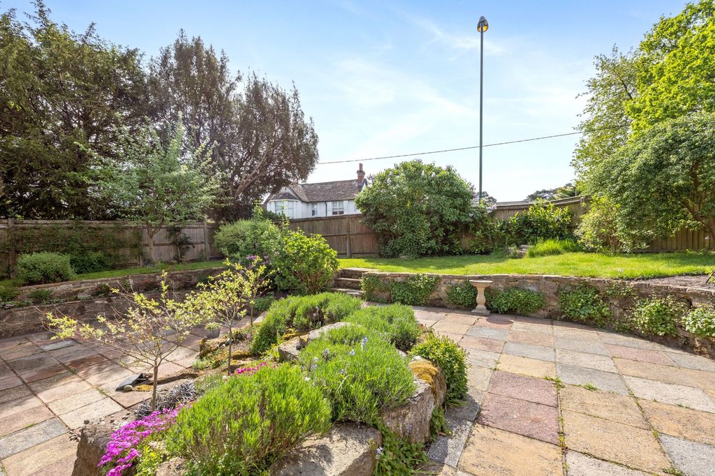 Property photo 3 of 23