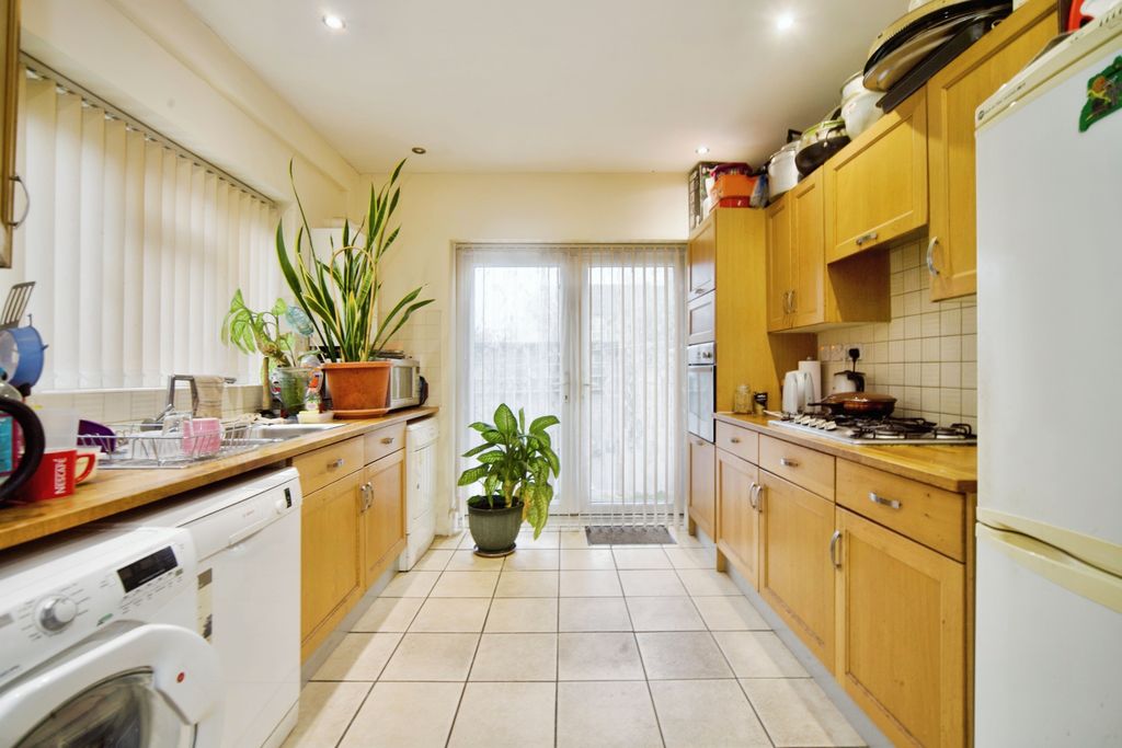 Property photo 3 of 15 Kitchen