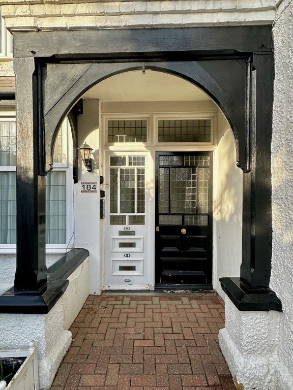 Property photo 2 of 15 Picture No. 10