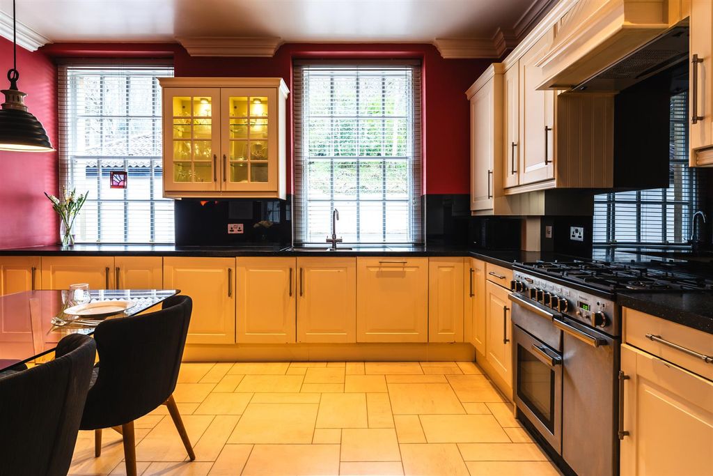 Property photo 3 of 36 Kitchen