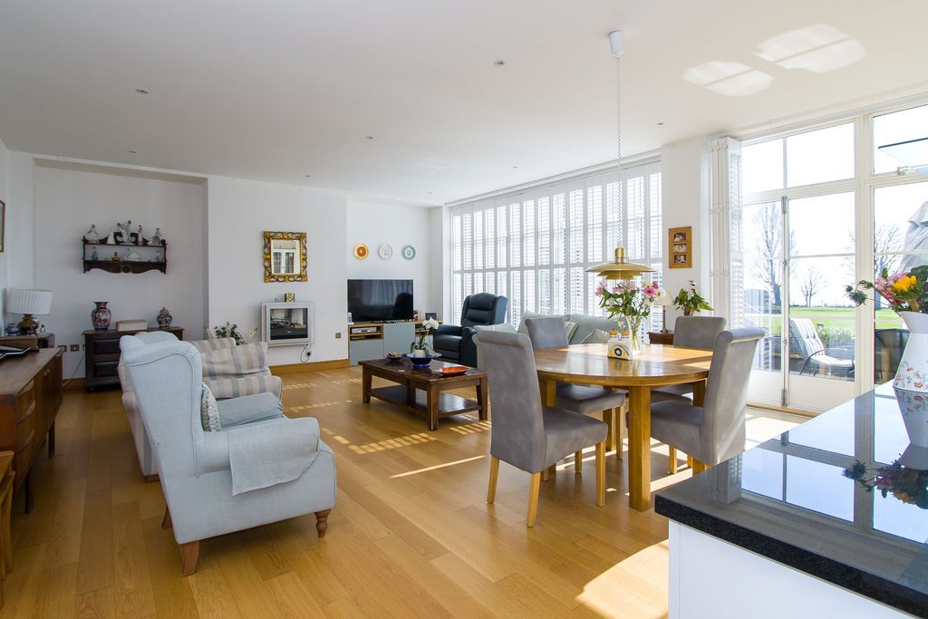 Property photo 2 of 29 Photo 11