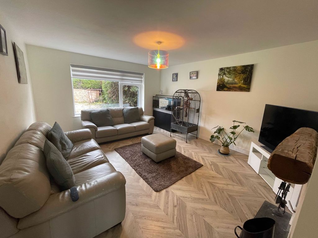 Property photo 3 of 16 Photo 10