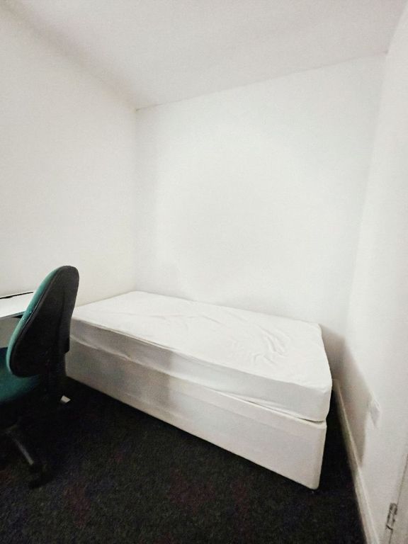 Property photo 2 of 3
