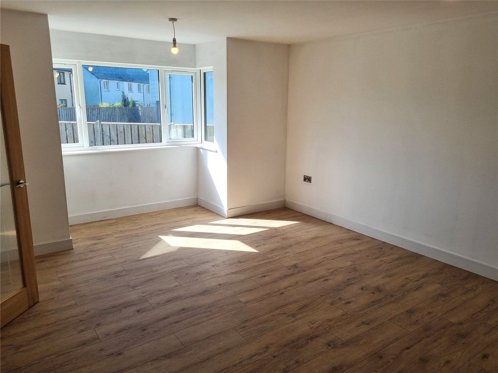 Property photo 3 of 20 Picture No. 28