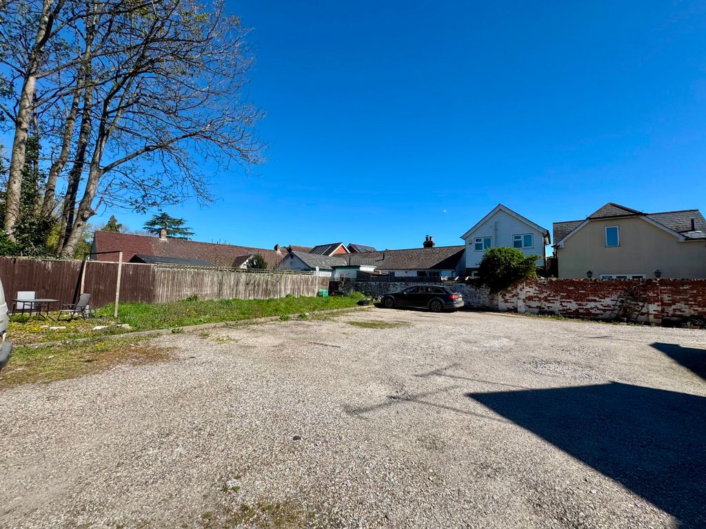 Property photo 2 of 11