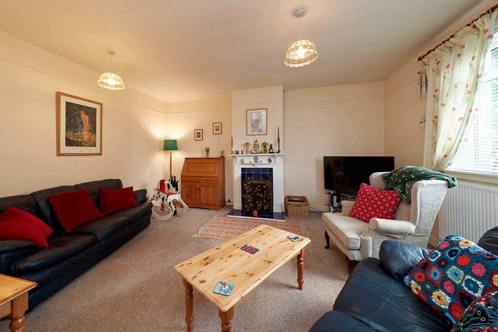 Property photo 3 of 21