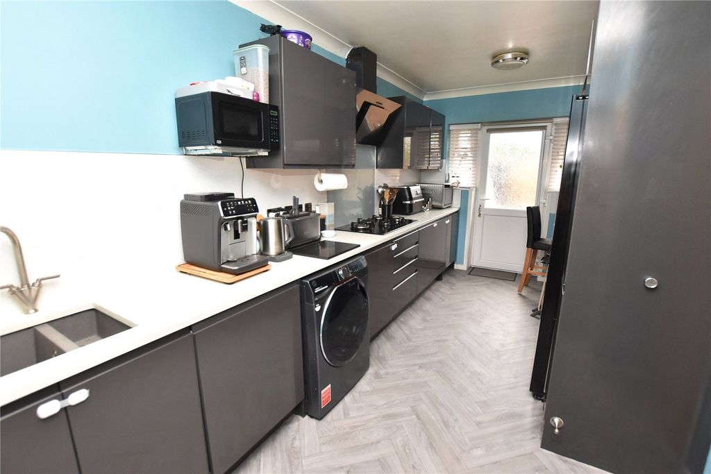 Property photo 3 of 16 Picture No. 19