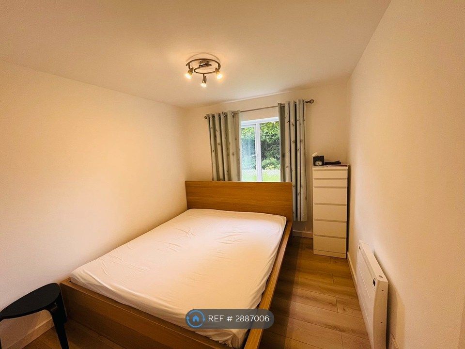 Property photo 3 of 11 Bedroom 1