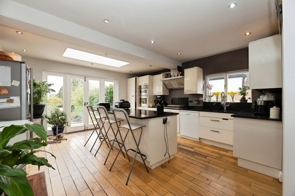 Property photo 2 of 19 Pbox-Img.Jpg