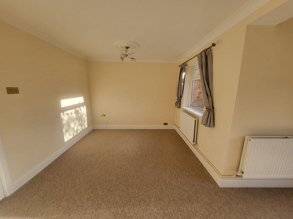 Property photo 3 of 16 Living Dining Room