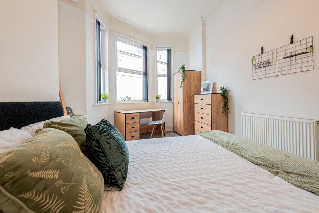 Property photo 2 of 22 5Ermine@72Ppi3