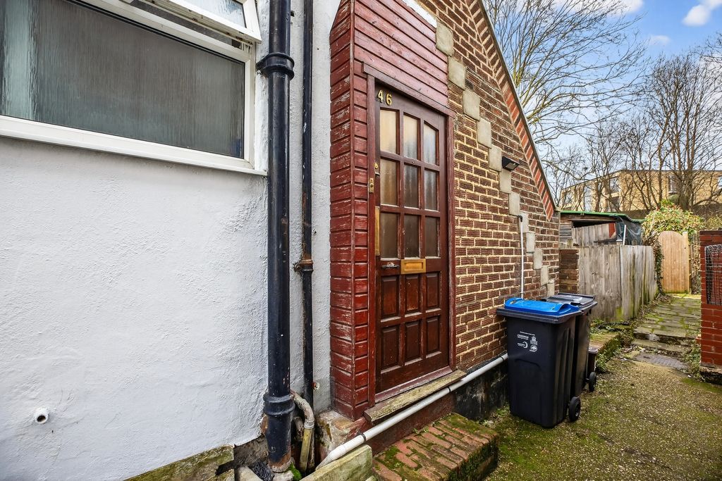 Property photo 2 of 20