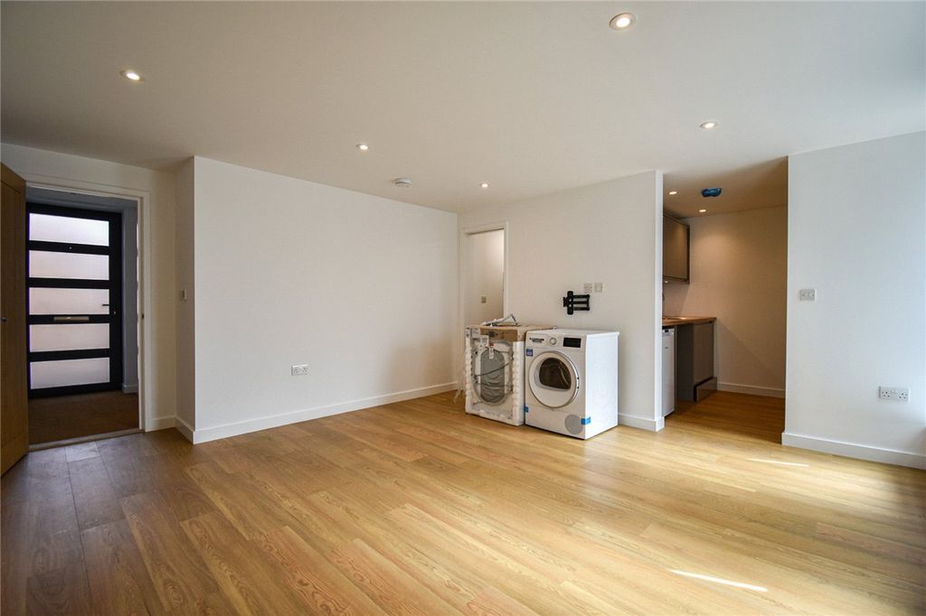 Property photo 3 of 10 Picture No. 10
