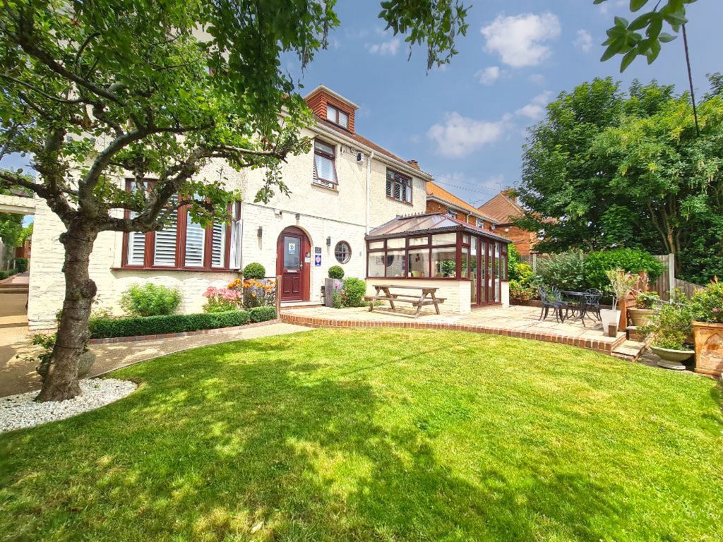 Property photo 1 of 28