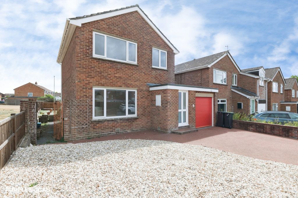 Property photo 2 of 16