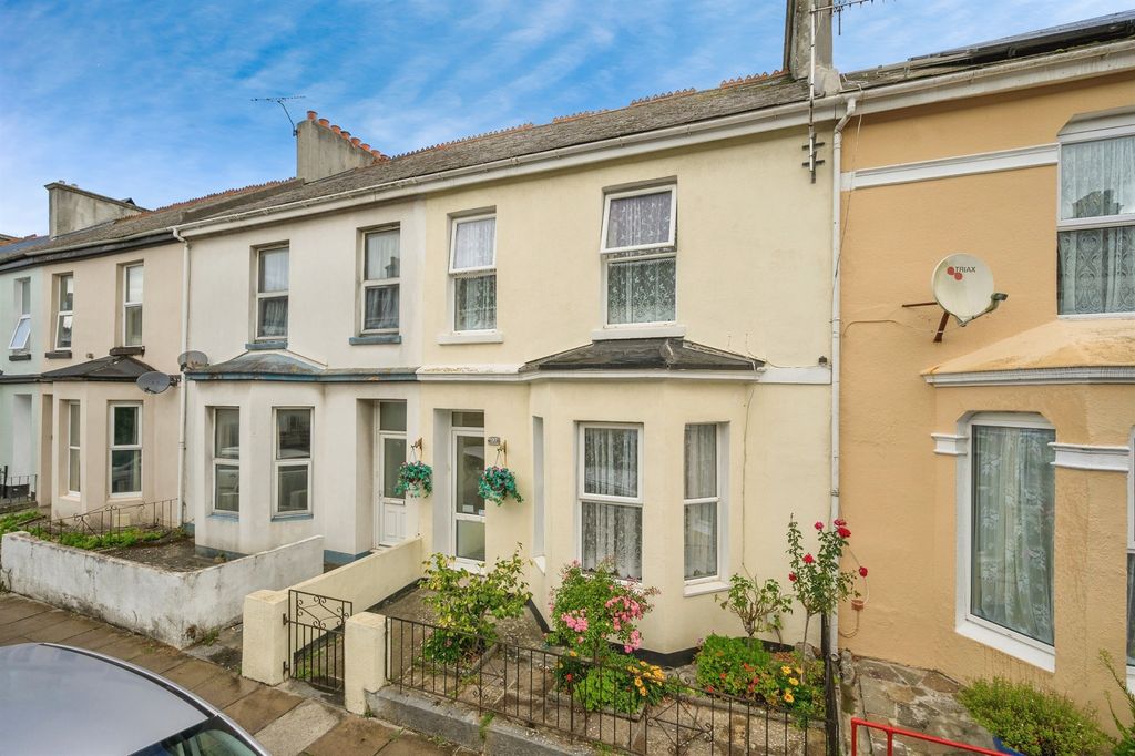 Property photo 2 of 17