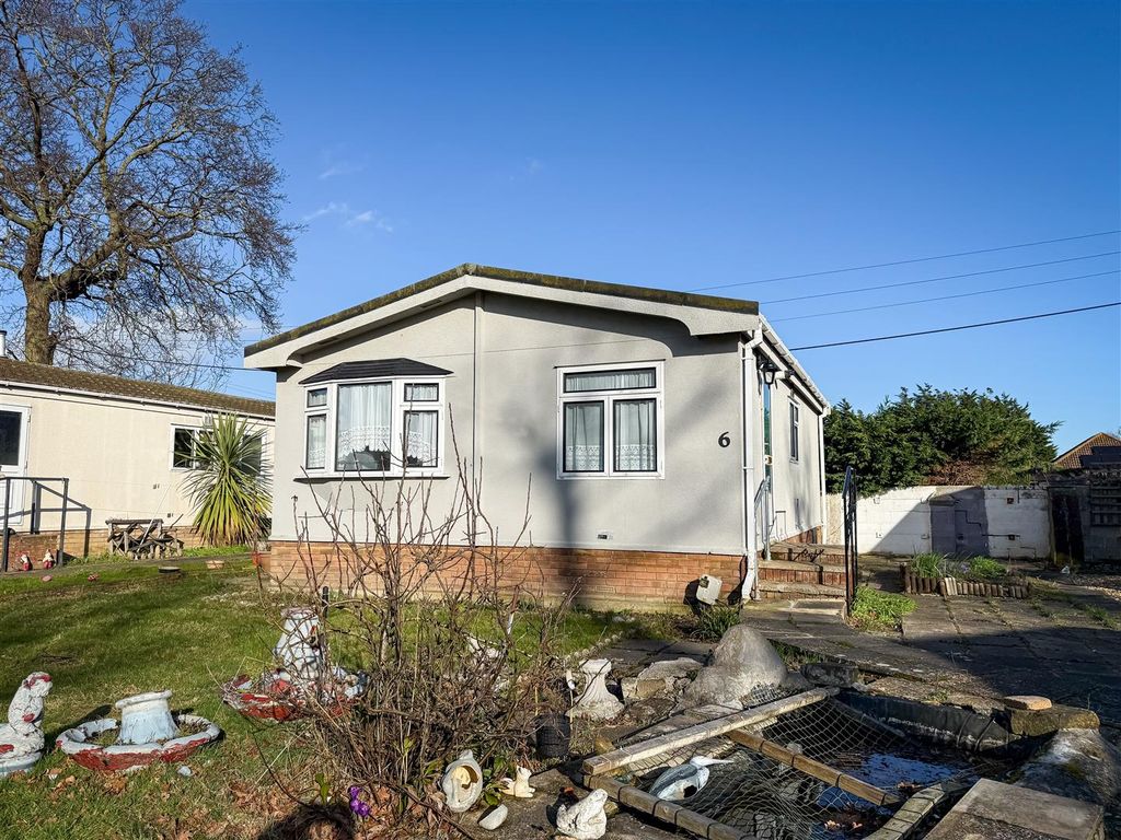 Property photo 1 of 11 Outside
