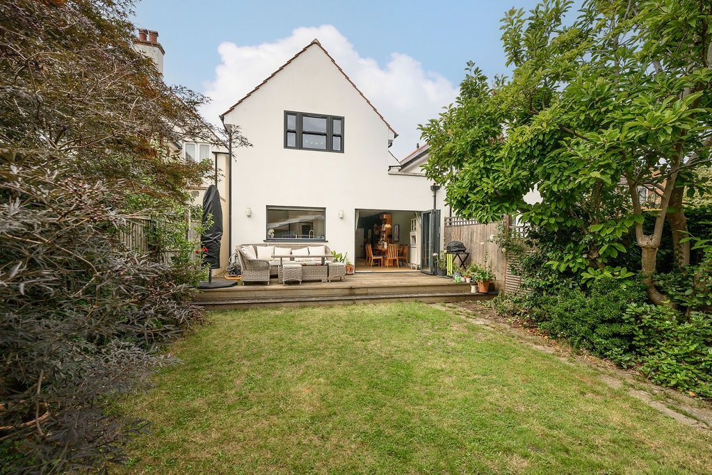 Property photo 2 of 22