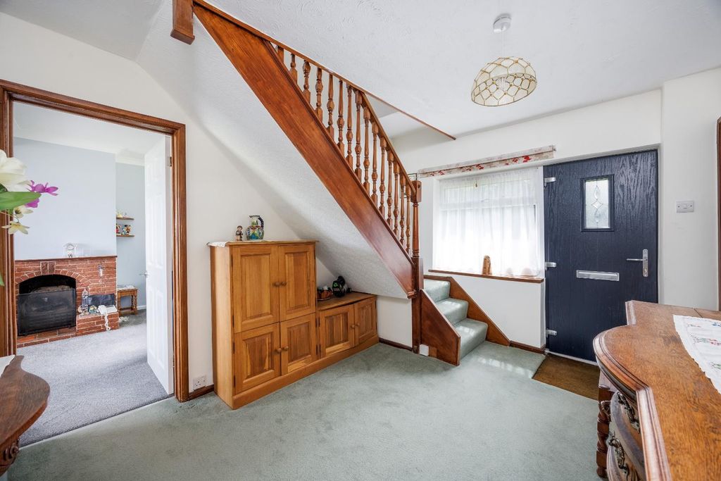 Property photo 2 of 24 Entrance Hall.Jpg
