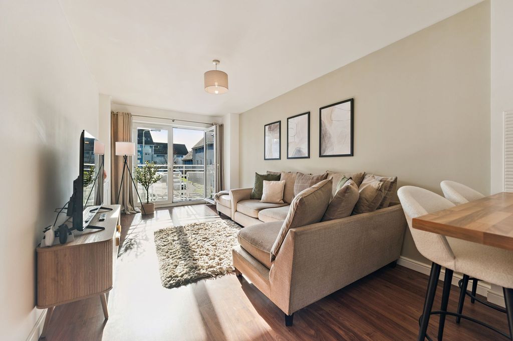 Property photo 2 of 19